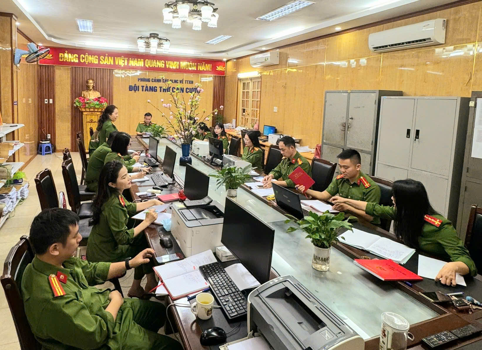 Phòng Cảnh sát Quản lý hành chính về trật tự xã hội: Một số kết quả ấn tượng trong công tác số hóa dữ liệu và vận động thu hồi vũ khí, vật liệu nổ